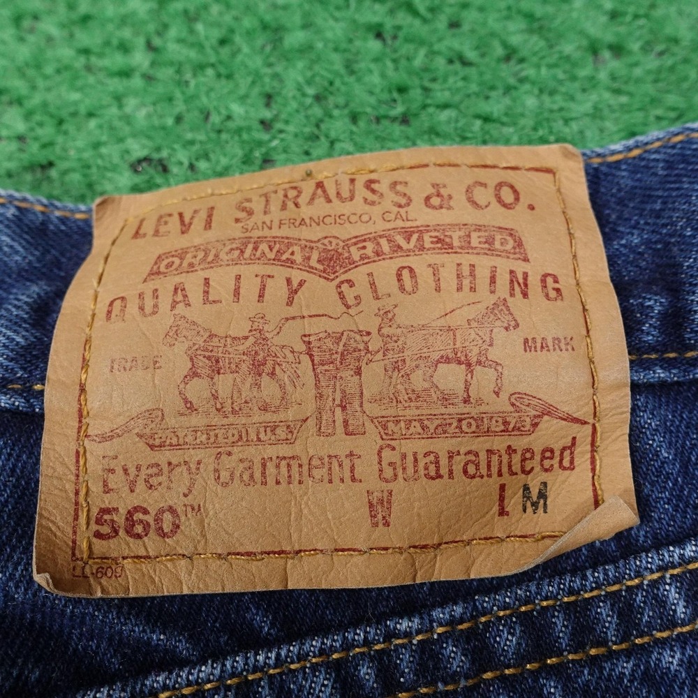 Vintage Levi's Jeans Womens 16 Blue Straight Relaxed Fit 560 Denim 33x32 90s - Picture 5 of 8